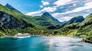 Discover our Into the Midnight Sun itinerary with Neil Barclay