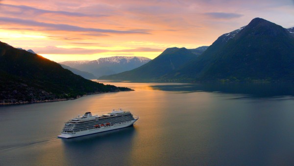 Explore our 2023–2024 Viking World Cruise with Joost Ouendag