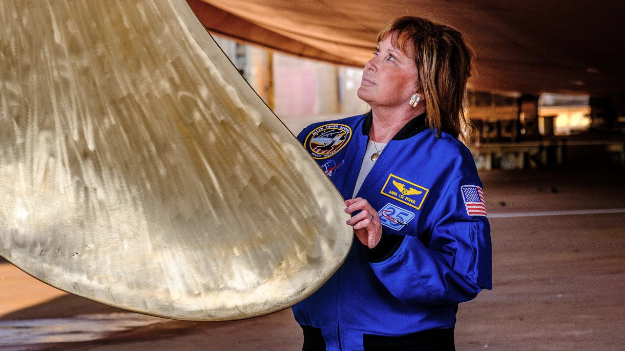 Exploring science & space with Charles Armstrong, Dr. Anna Fisher and Kristin Fisher)