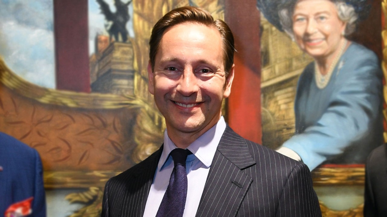 Alastair Miller in conversation with Portrait Artist, Alexander Talbot-Rice)