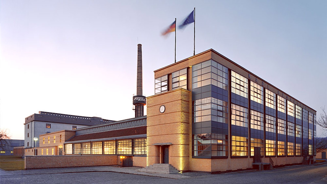 Brush up on Art Nouveau and modernism with guest speaker professor Thom Gorst)