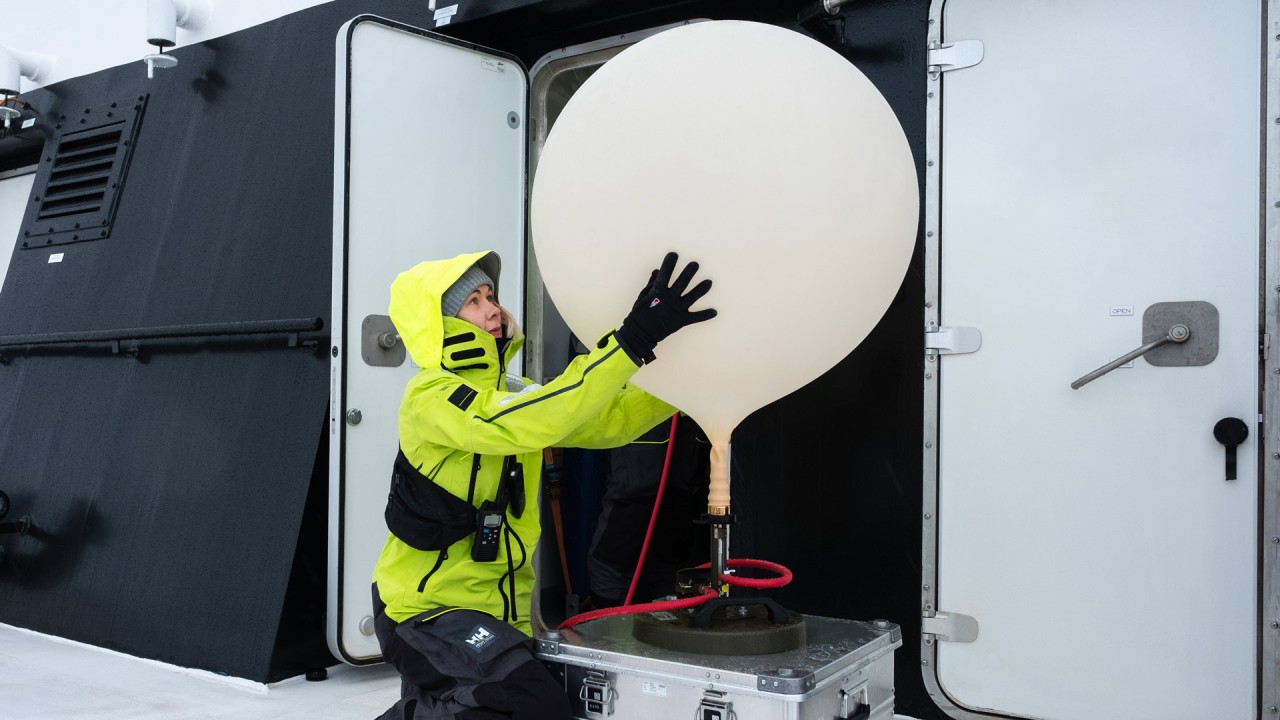 Gain a deeper understanding of the valuable scientific research conducted in our state-of the-art onboard Science Lab with Dr. Daniel Moore, Chief Scientist on the Viking Polaris)